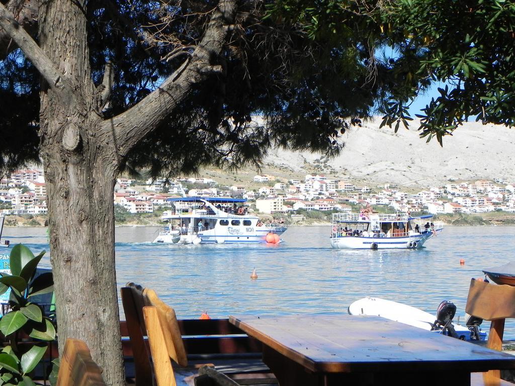 Apartments Riva Pag Town Chambre photo